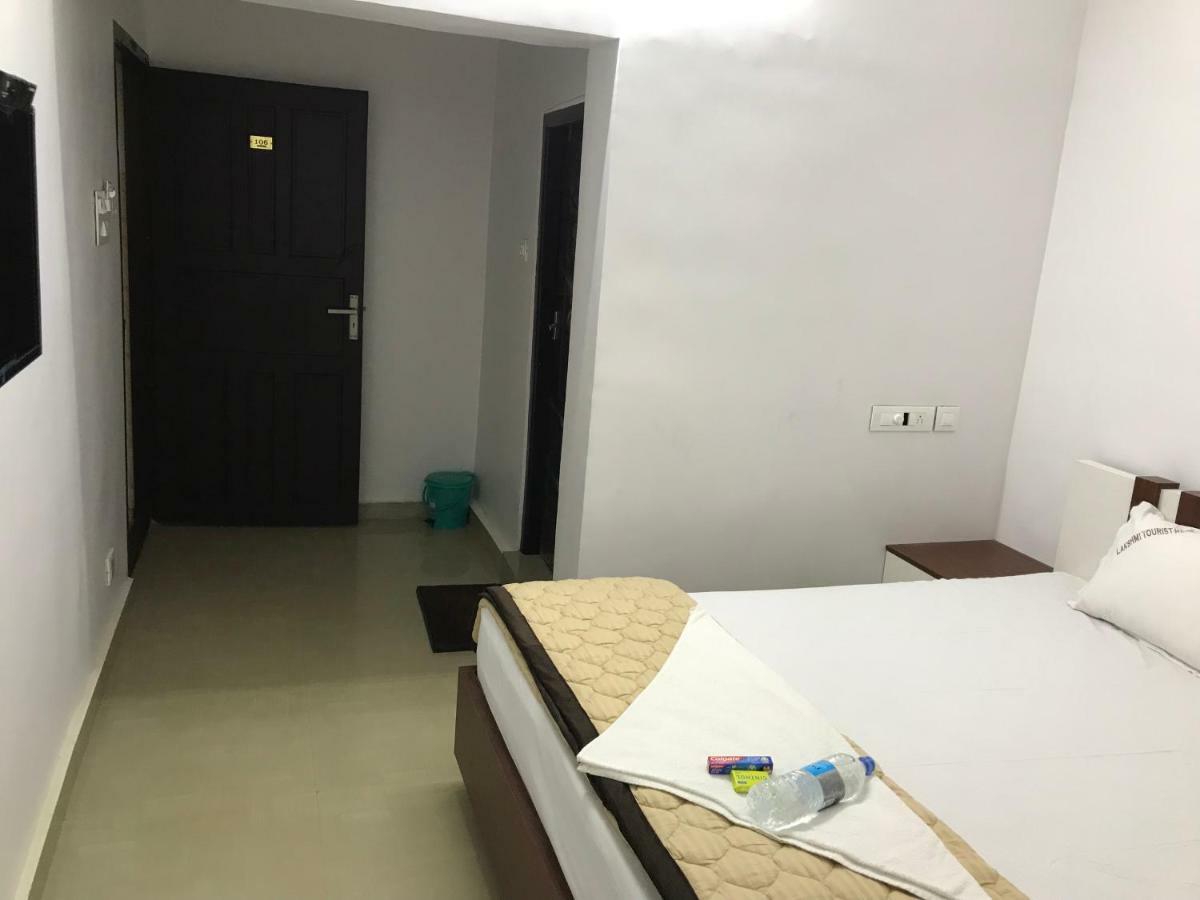 Lakshmi Tourist Home Guruvāyūr Exterior foto
